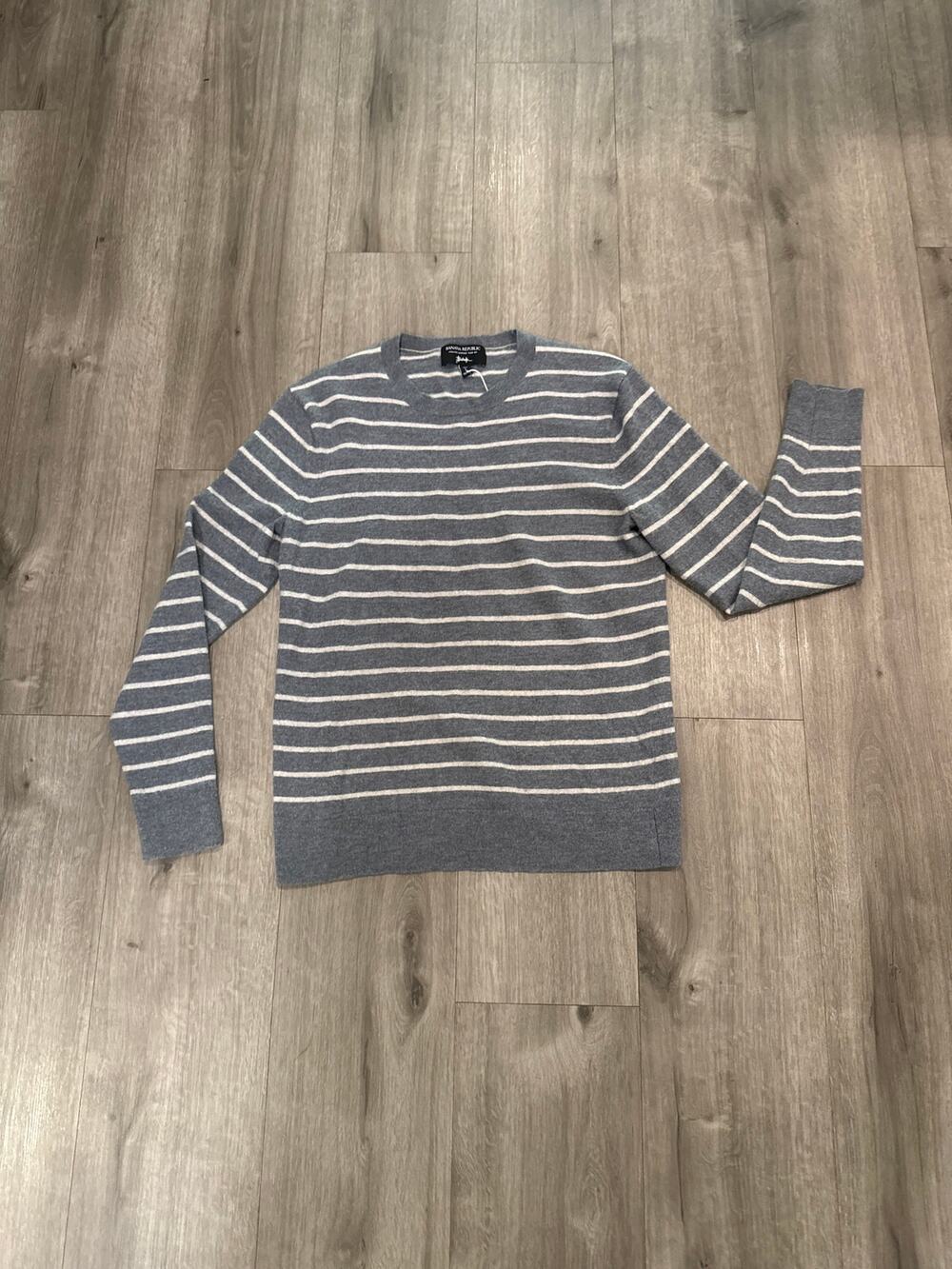 Banana Republic Italian Merino Yarn Grey Sweater Size L